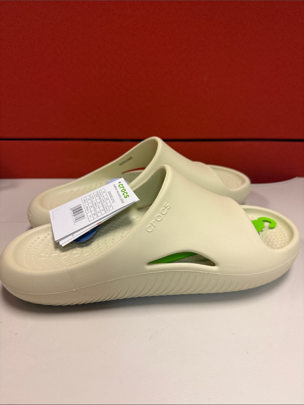 CROCS  Slide in Cream with Green Accent M10 W 12